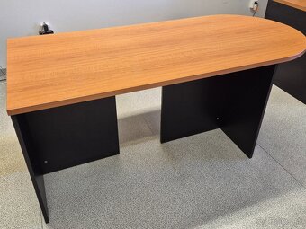 Kancelársky stôl / stoličky / regál