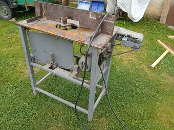 Fréza, pásová brúska, dlabačka