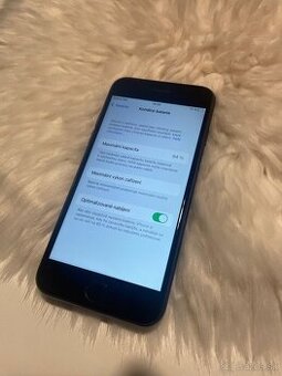 iPhone 7 94% batéria