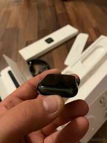 44mm Apple watch SE