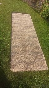 Béžový koberec