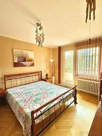 ZNÍŽENÁ CENA-Slnečný 3,5-izbový byt s balkónom a loggiou