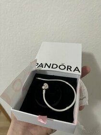 Pandora -Moments strieborný náramok, Srdce