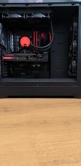 Novoposkladany vykonny PC na pracu a hry.