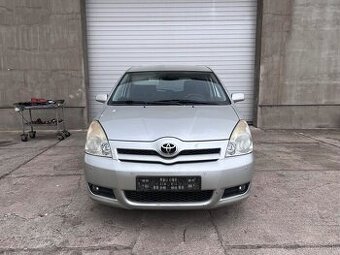 Predám náhradné diely na Toyota Corolla verso 1,8benz.