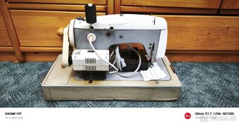 Predám kufríkový šijací stroj Veritas 8014/43 +manuál,príslu