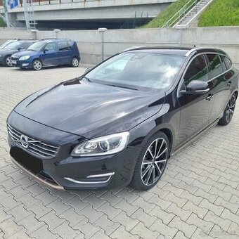 Volvo V60 T5 R-Design – benzín + CNG