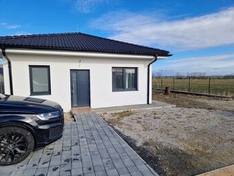 Samostatne stojaci dom v obci Častá