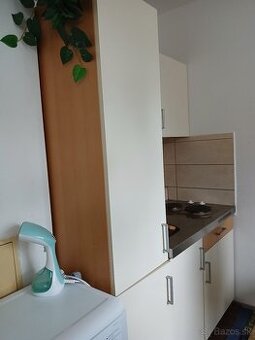 Na prenájom je 1-izbový byt s balkonom Ľadoveň