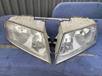 Predam predne svetla Skoda Octavia II