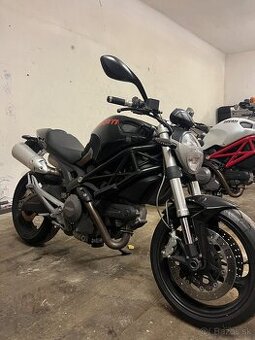 ducati monster 696