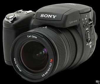 SONY CYBERSHOT R1 - APS - C senzor, Zeiss objektív