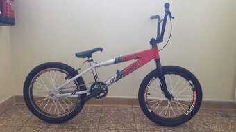 BMX bicykel