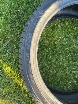 1 kus Pirelli P Zero 245/35/20 RunFlat