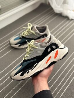 Predám Adidas yeezy 700 wave runner