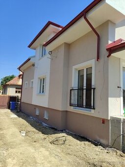 6 izbovy rodinny dom Pezinok, centrum Pezinka - 1