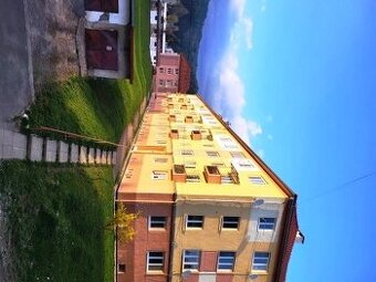 Veľký byt aj s balkónom na námestí super ponuka dobrá bytovk