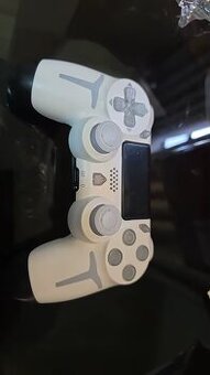 ps4 ovladac svietiaci -novy,nepouzivany