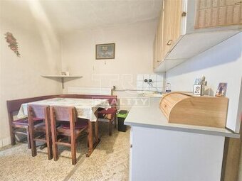 Na predaj rodinný dom v obci Obyce, pozemok 1127 m2