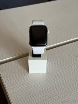 Apple Watch Series 4, 44mm – biele