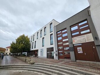 Kancelárske priestory v Starom Meste, Dominikánske námestie,