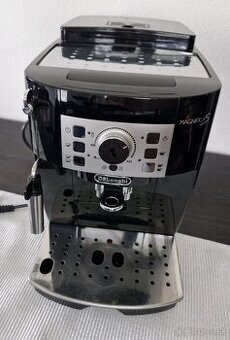 Kávovar DeLonghi Magnifica S
