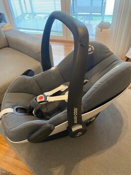 Maxi-Cosi pebble pro + základňa Familyfix