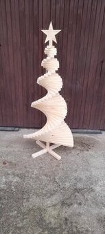 Drevený vianočný stromček