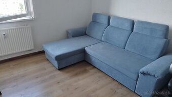 Rozkladatelny gauc s úložným priestorom