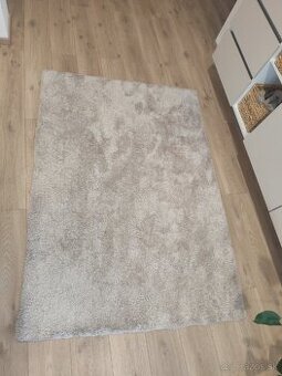 Kremovy koberec ivory