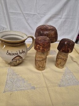 Predam dzban a drevene hribiky