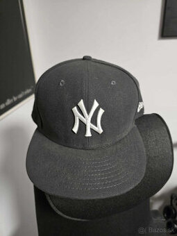 New Era NY Šedá šiltovka veľkosť 8