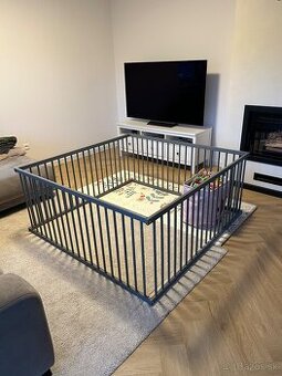 Drevená ohrádka pre deti, sivá 150 x 150cm