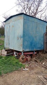 Stavebná plechová búda