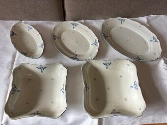 Predám porcelánovú obedovú súpravu.
