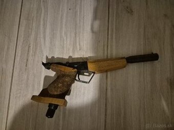 Vzduchová pištoľ TAU-7