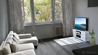 Prenájom GARSONKA // cena vrátane WIFI, sídl.SEVER PD