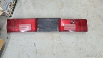 Zadne svetla audi 80 B3