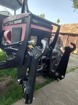 Ochranný rám kapoty na Zetor