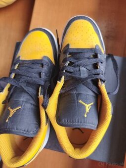 Air Jordan 1low
