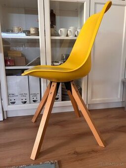 Žlté drevené stoličky 2ks