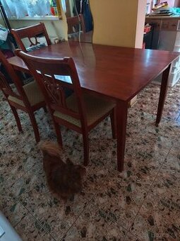 Jedálenský stôl so stoličkami - 1