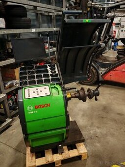 vyvažovačka Bosch WBE 4440 S10 - 1
