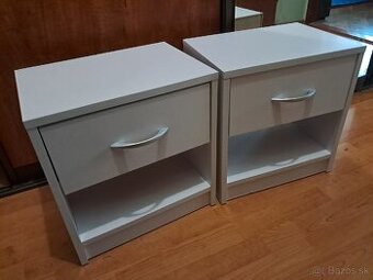 Biele nočné stolíky
