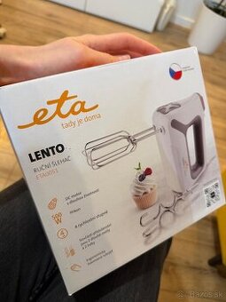 Predám nový, zabalený tyčový šľahač ETA Lento 0051 90000