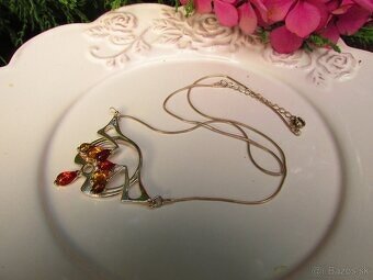 Ponúkam krásny starý dámsky strieborný náhrdelník.