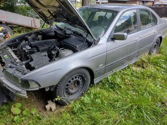 BMW E39 520i