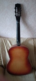 Predam 7 strunovu gitaru