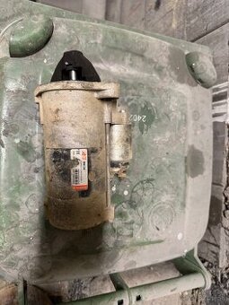 Mitsubishi l200 2.5 2000 štartér