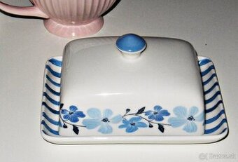 Green Gate porcelánová maselnička, modré kvety